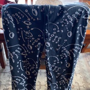 Men’s XL lounge fleece pants.